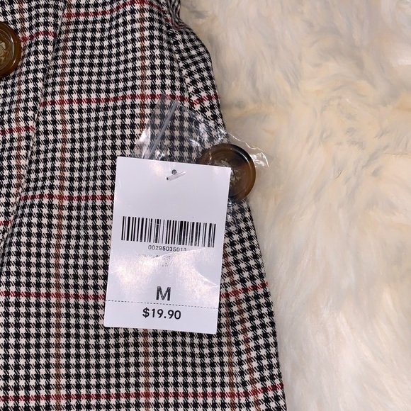 NWT plaid skirt with button details - Picture 3 of 5